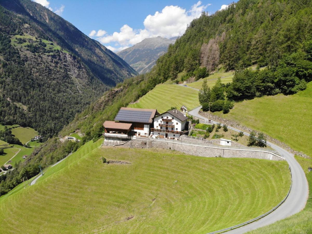 Unterversanthof - Große Ferienwohnung für bis zu 6 Personen Naturns Exterior foto