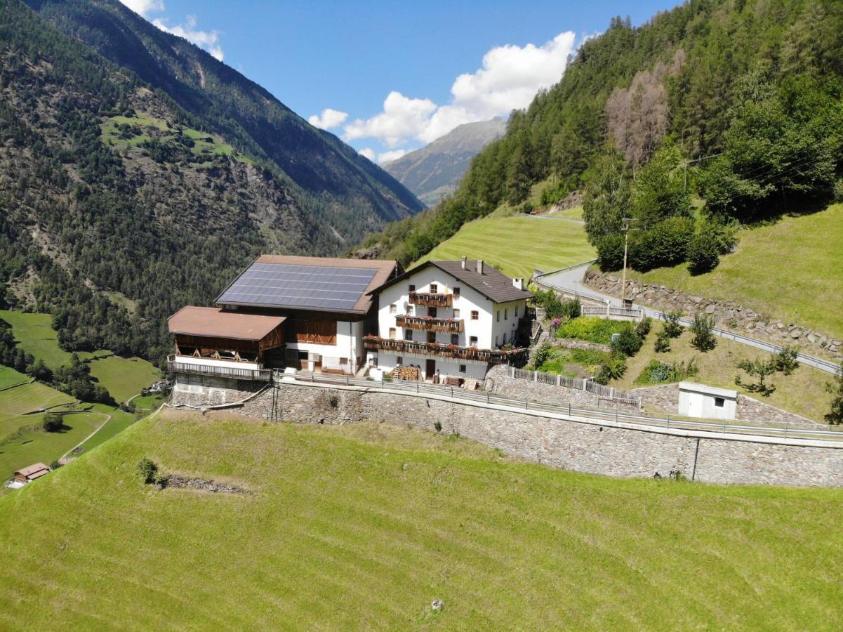 Unterversanthof - Große Ferienwohnung für bis zu 6 Personen Naturns Exterior foto